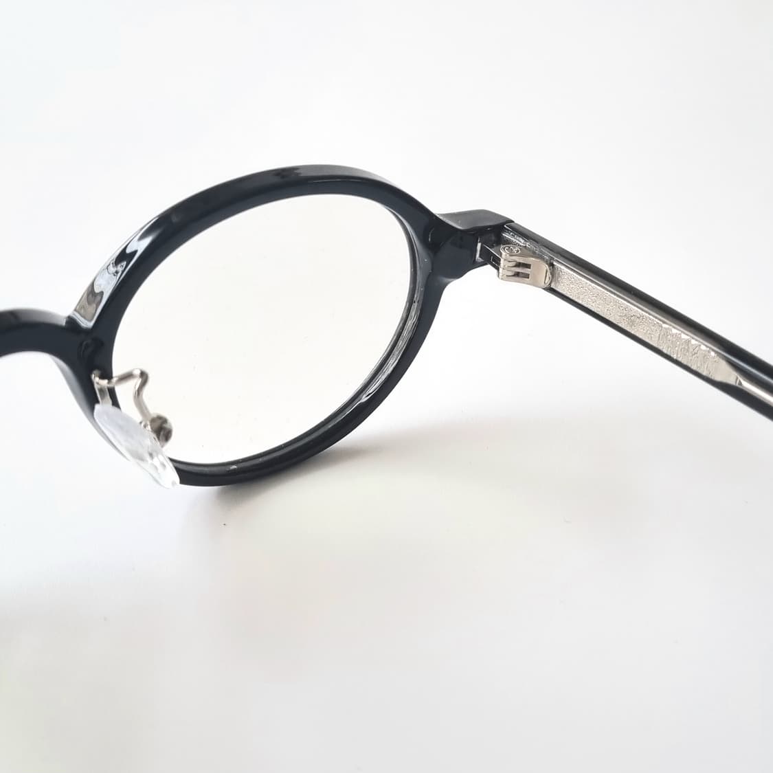 오벌 온테 블랙  코받침있는 뿔테 안경테 상품이미지8