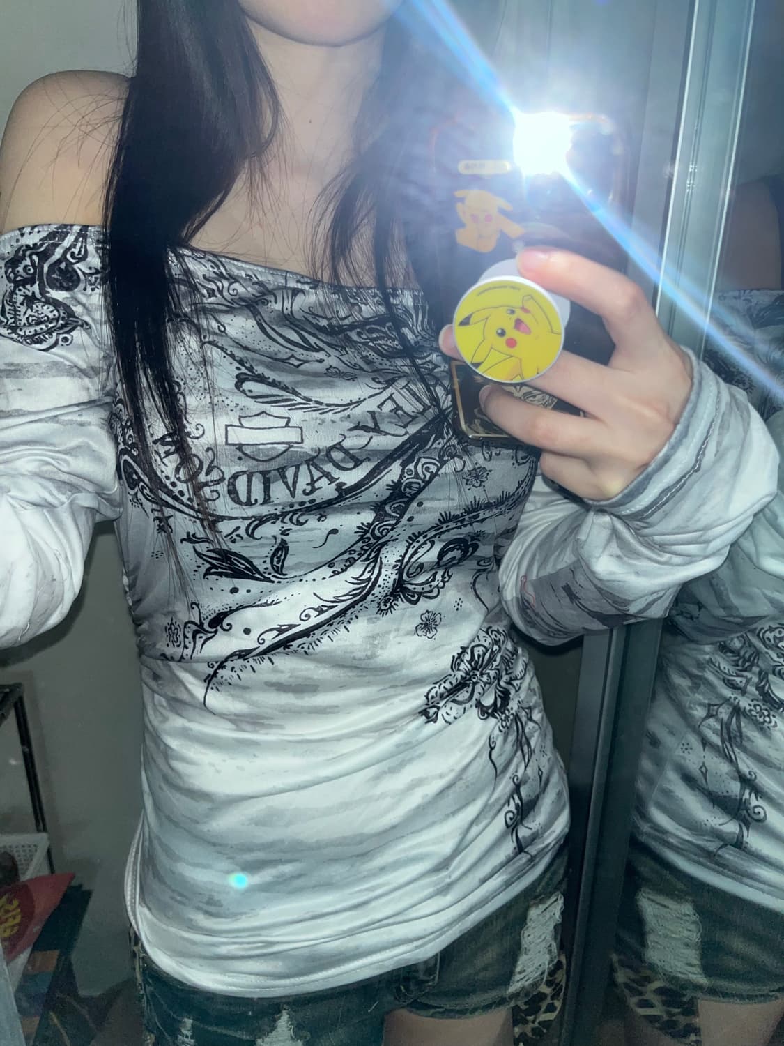 펑크레터링 오프숄더 롱슬리브 상품이미지1