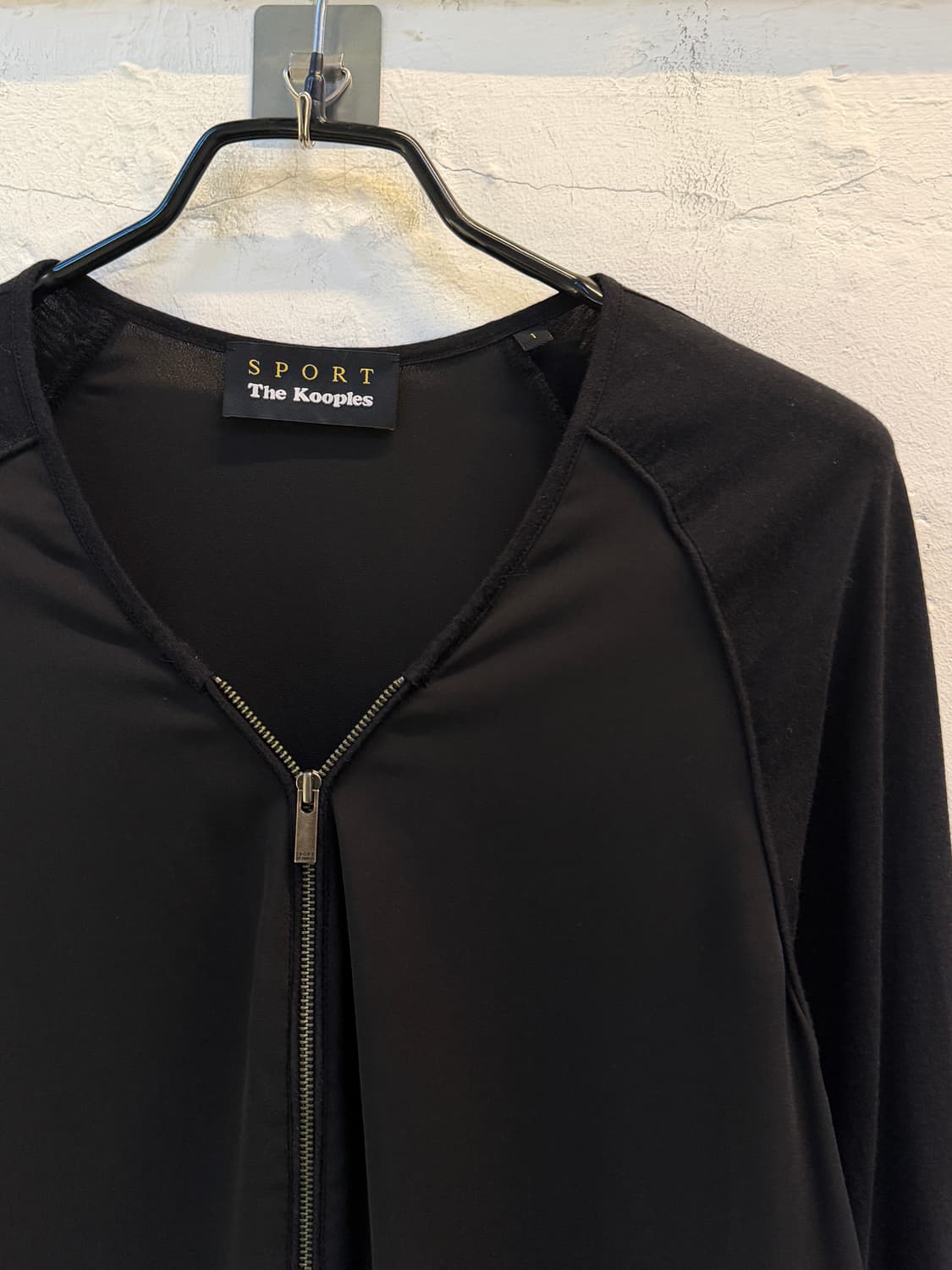 The Kooples 더쿠플스 스포츠 하프 집업 탑 1 상품이미지2