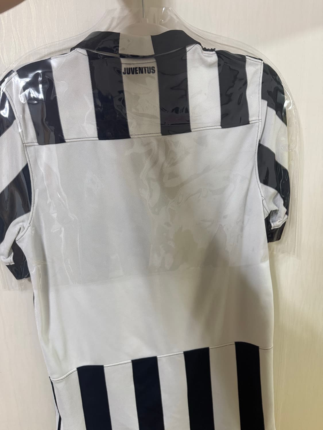 14-15 유벤투스 홈 상품이미지2