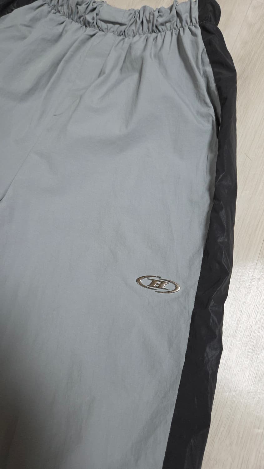 (착샷) 본투윈 크롬 나일론 블럭 팬츠 상품이미지2