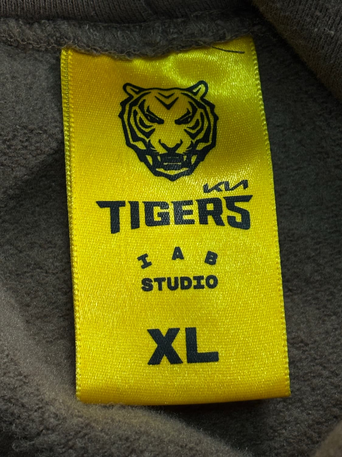 아이앱 스튜디오 X 기아 타이거즈 스웻후드 상품이미지5