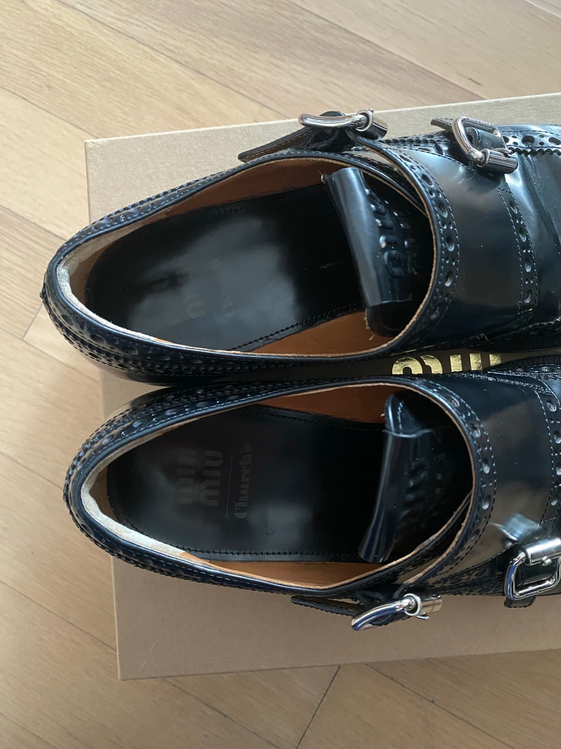 미우미우 처치스 몽크 브로그 블랙 상품이미지5