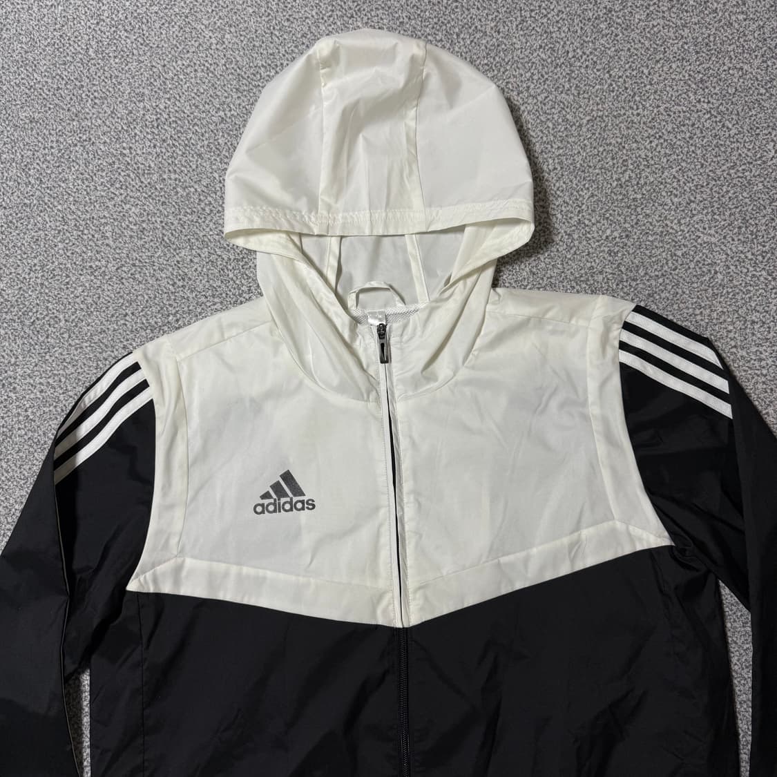 아디다스 바람막이 L 상품이미지4