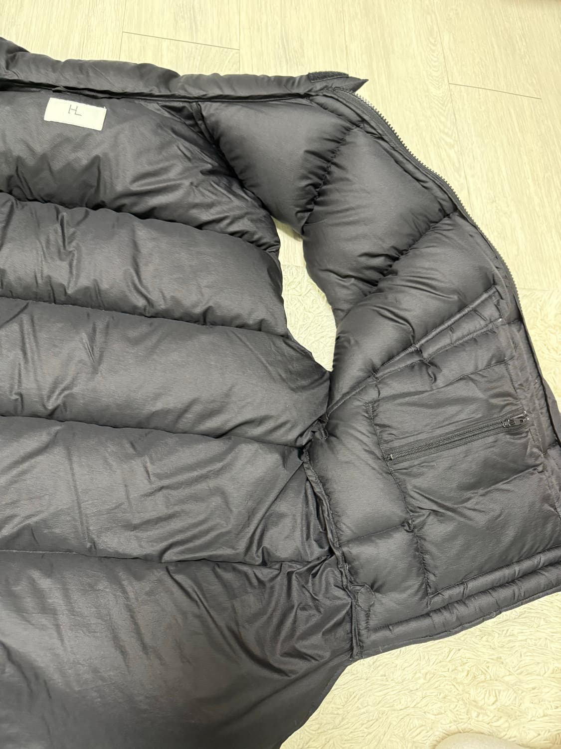 (1) Herill 헤릴 24fw 바디 아머 다운 베스트 패딩 상품이미지5