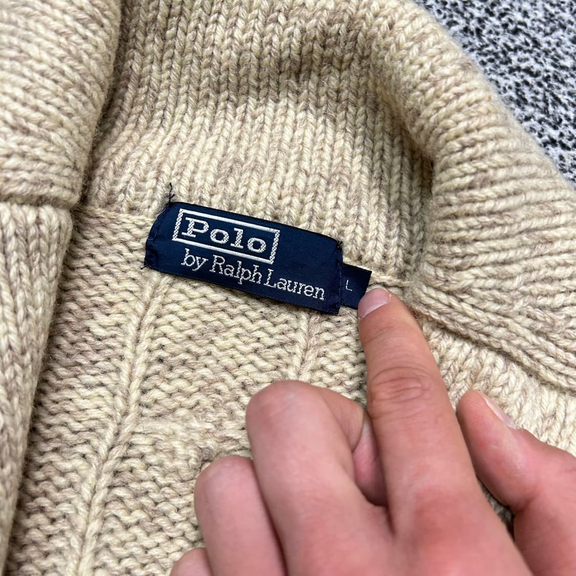 폴로 숄카라 헤비 울 니트 케이블 가디건 상품이미지5