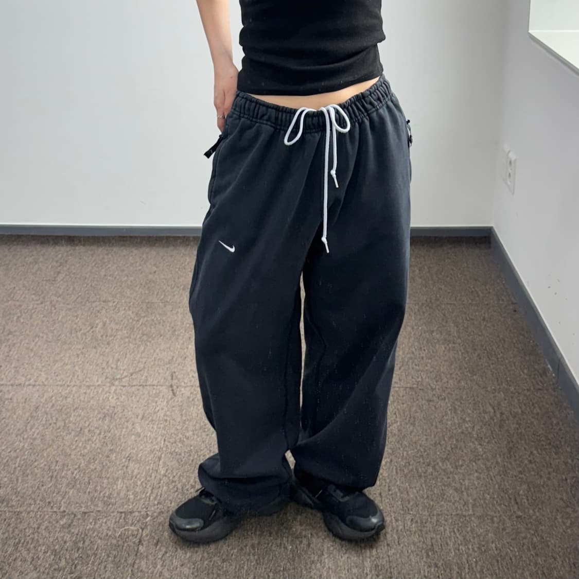 Nike 나이키 스몰 로고 블랙 코튼 팬츠 상품이미지1