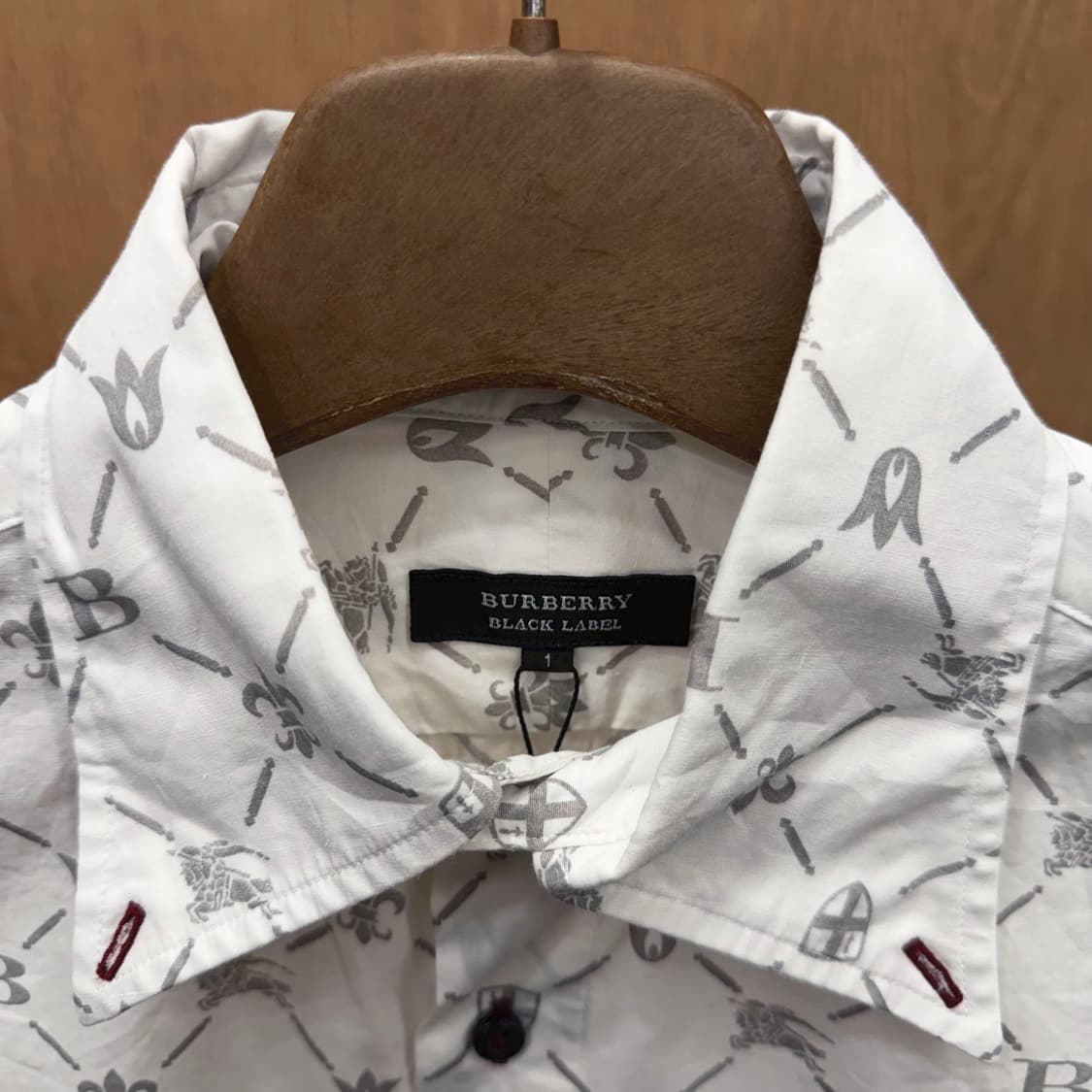 버버리 블랙 라벨 코튼 셔츠 로고 모노그램 패턴 디테일 레귤러핏 화이트 상품이미지6