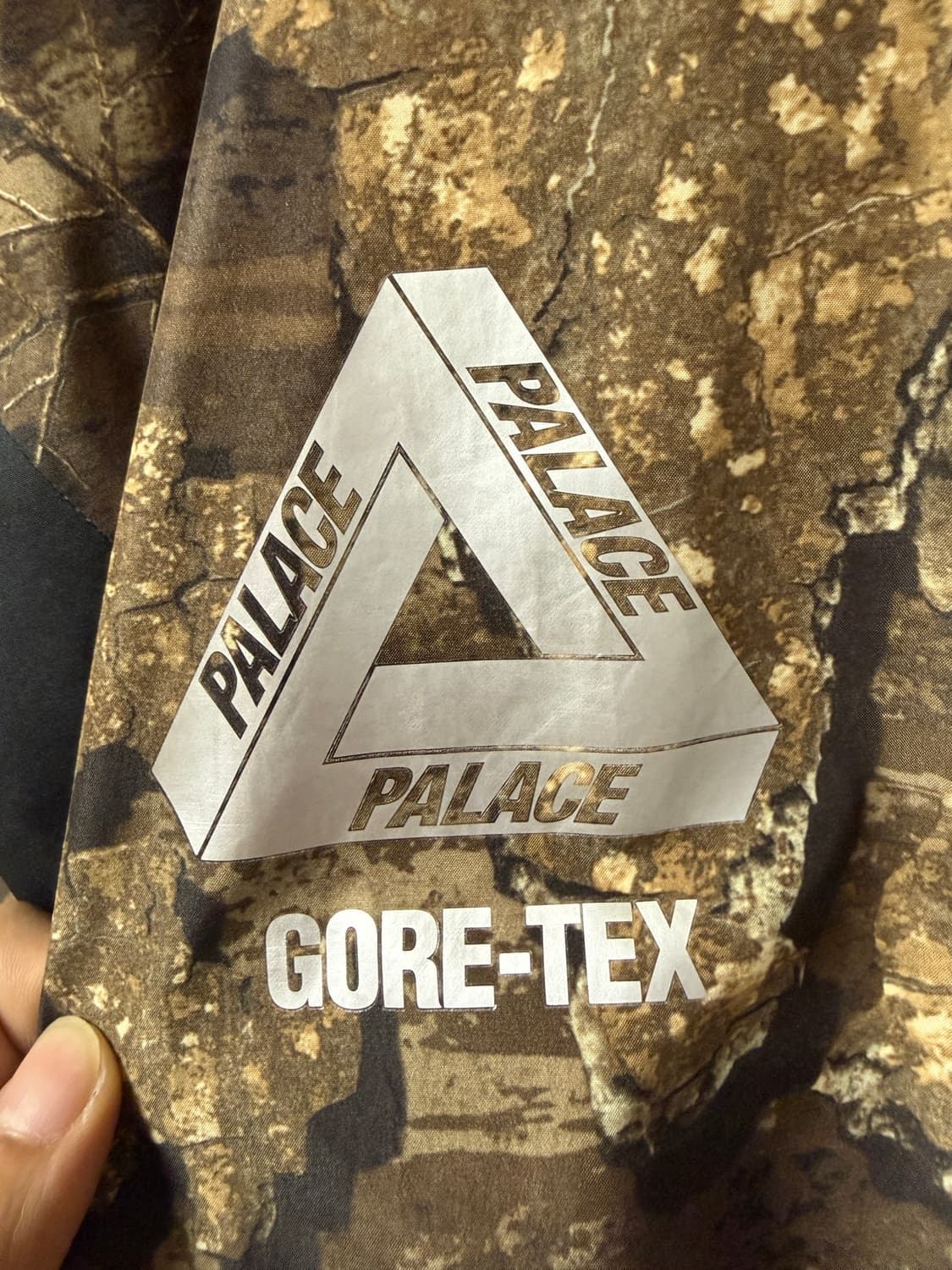 Palace Gore-Tex 3L Jacket Realtree 상품이미지5