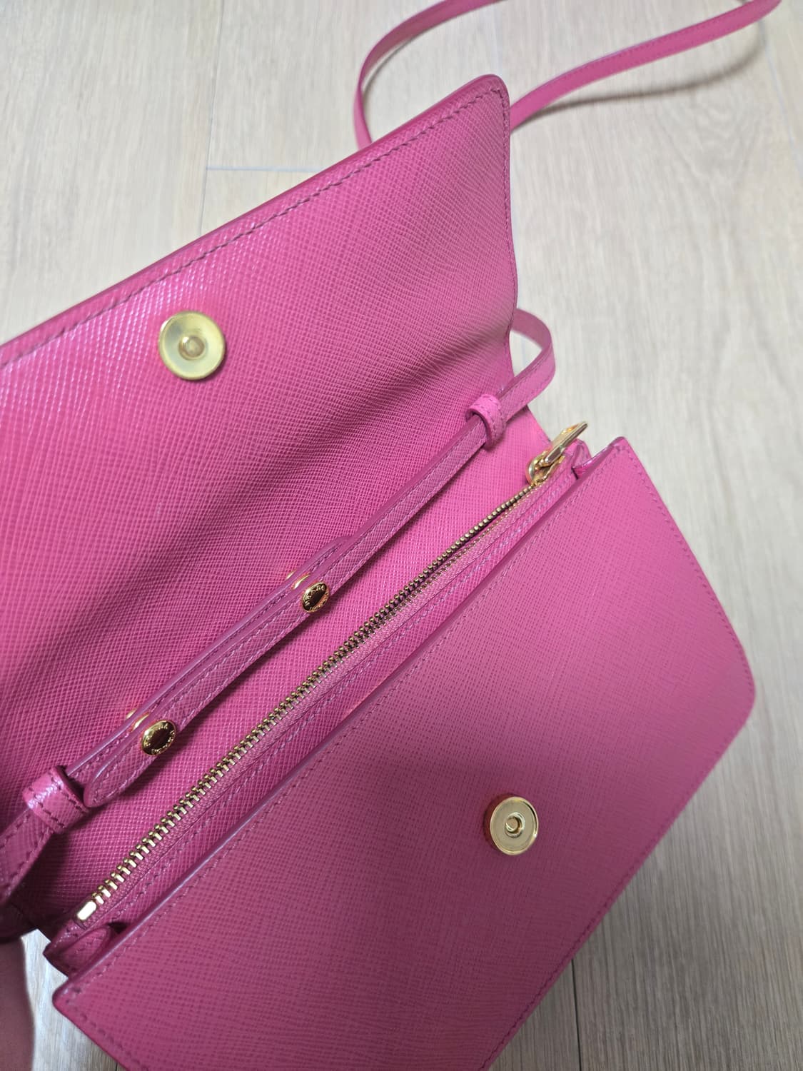 프라다 사피아노 가죽 미니백 핑크 상품이미지4