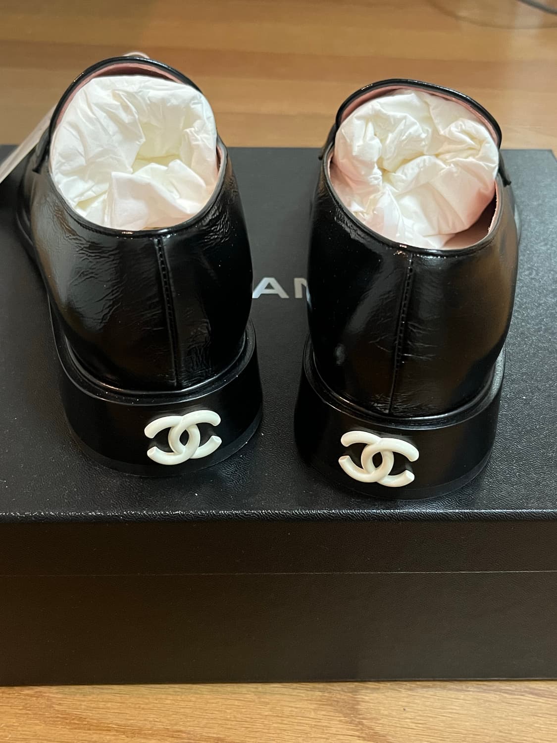 (새상품) 샤넬 백로고 로퍼 38.5사이즈 상품이미지7