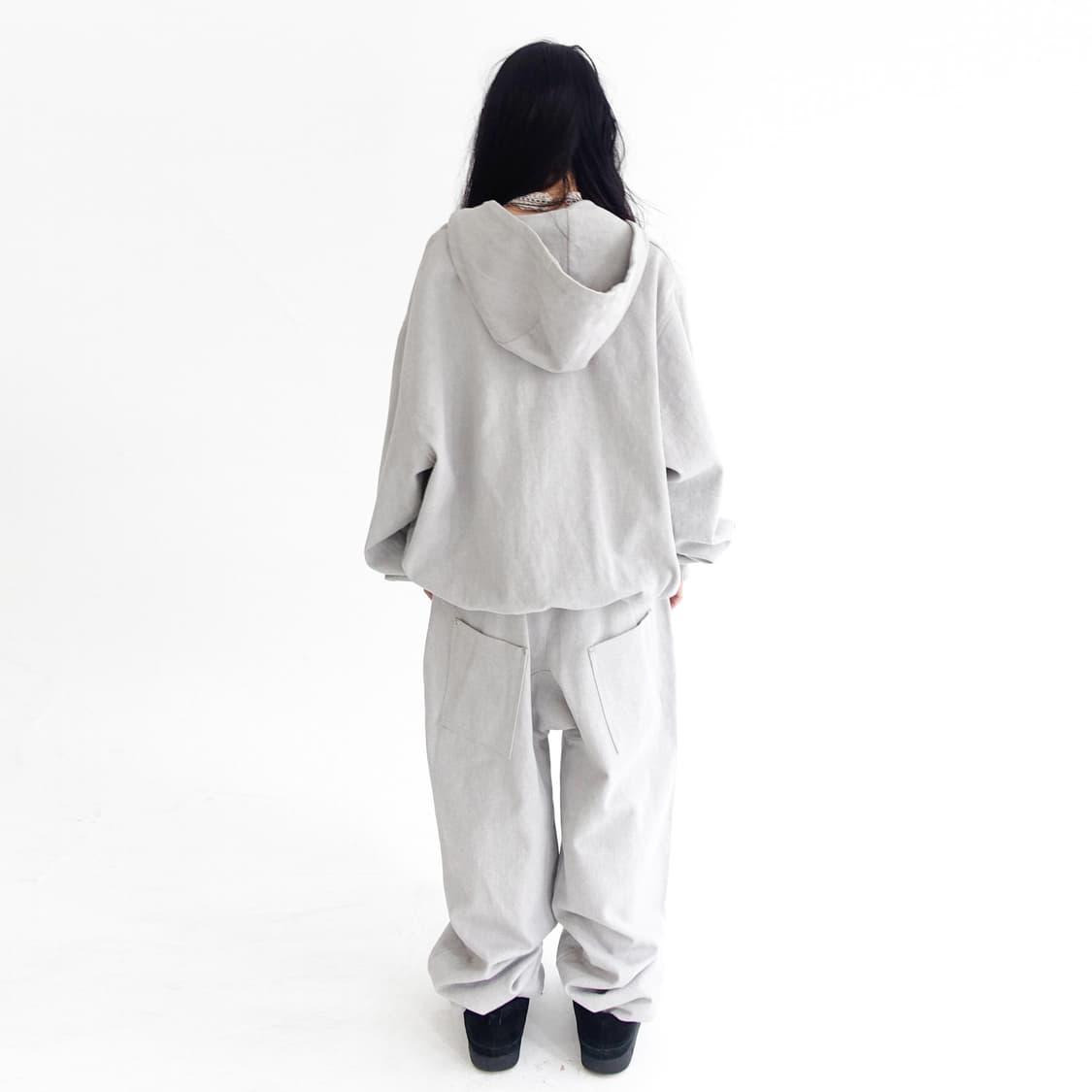 fa.er.ie 페어리 embroidery 브이넥 후디 상품이미지3