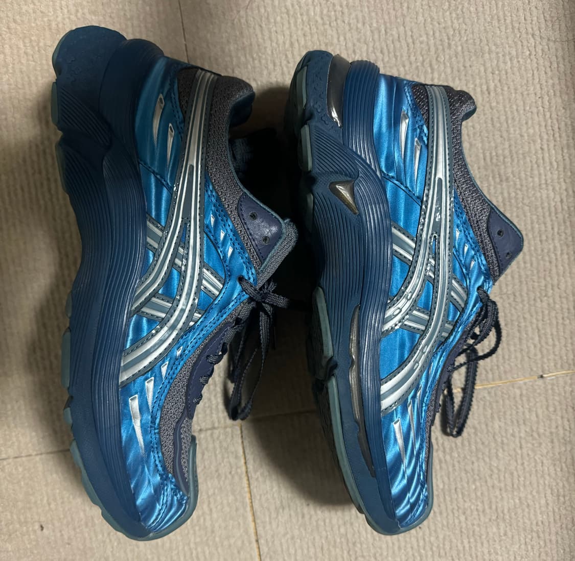 (W) 아식스 x 키코 코스타디노브 젤 플라메 블루 아이언클래드 상품이미지4