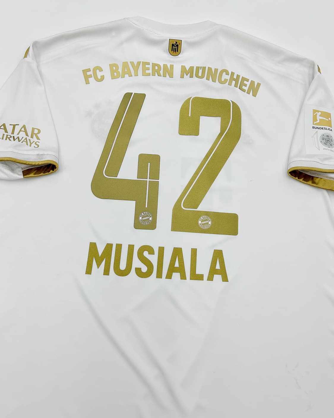 아디다스 22-23 바이에르 뮌헨 어웨이 리그킷 자말 무시알라 상품이미지1