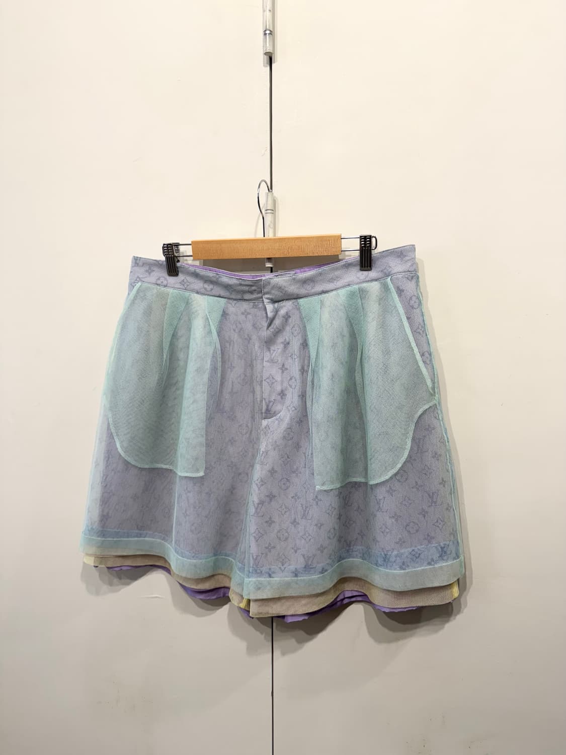 루이비통 튤 모노그램 쇼츠 반바지 상품이미지2