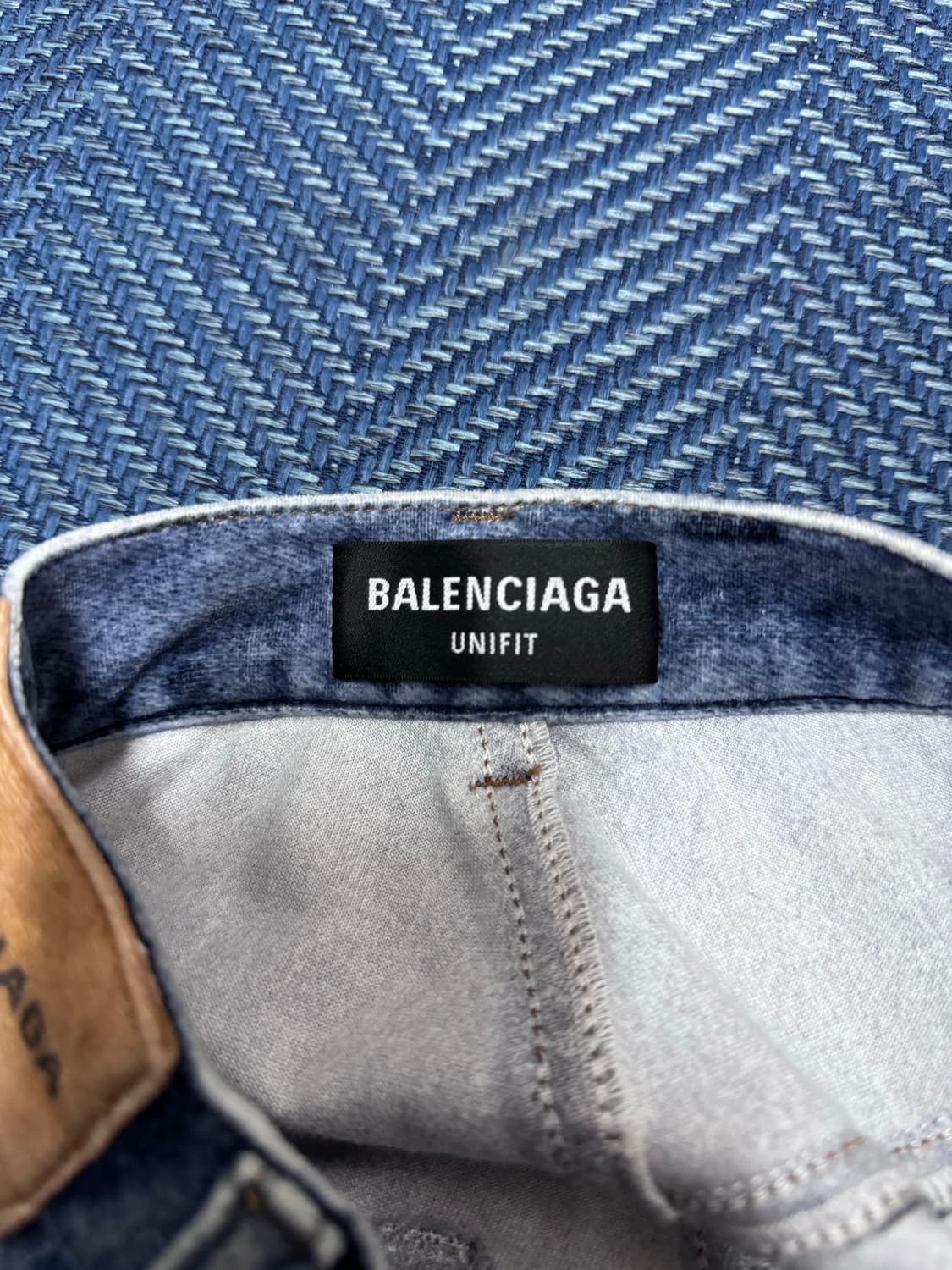 발렌시아가 트롱프뢰유 배기팬츠 상품이미지3