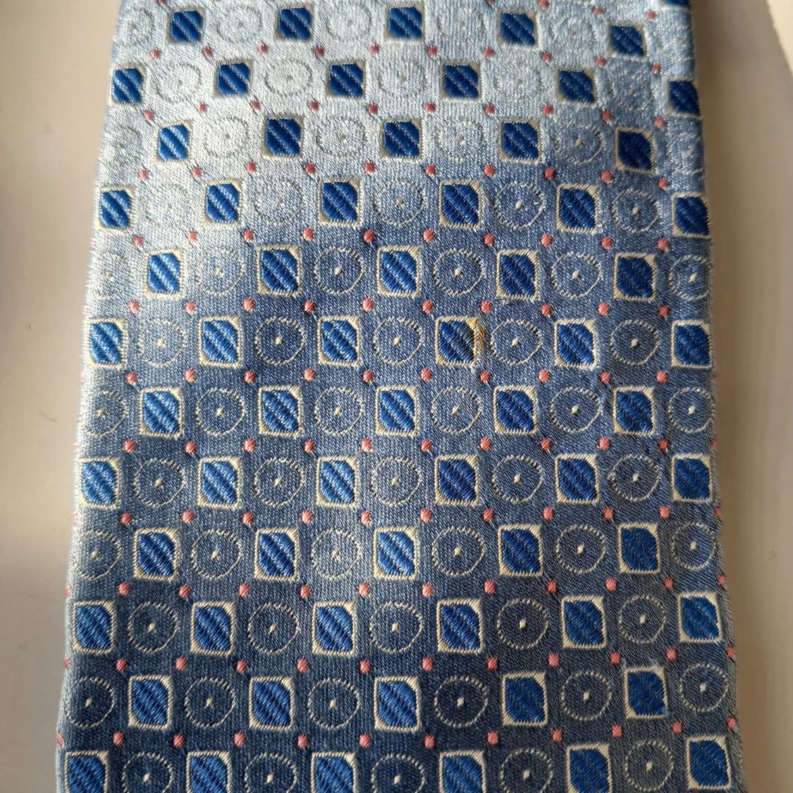 아쿠아스큐텀 실크 블루 기하 패턴 넥타이 9cm A등급 A19589
 상품이미지8