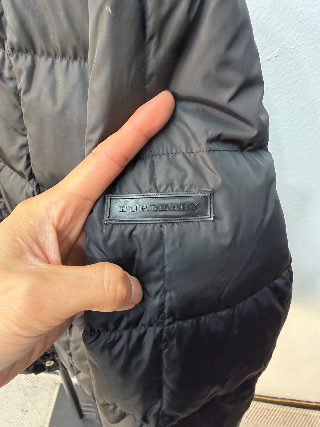 정품) 버버리 남성 로고 패딩 봄버 자켓 XL 상품이미지4
