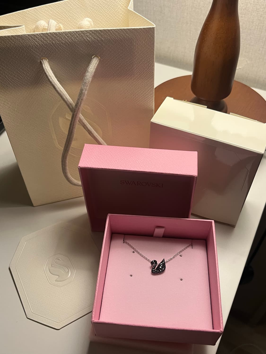 스와로브스키 블랙스완 목걸이 상품이미지1