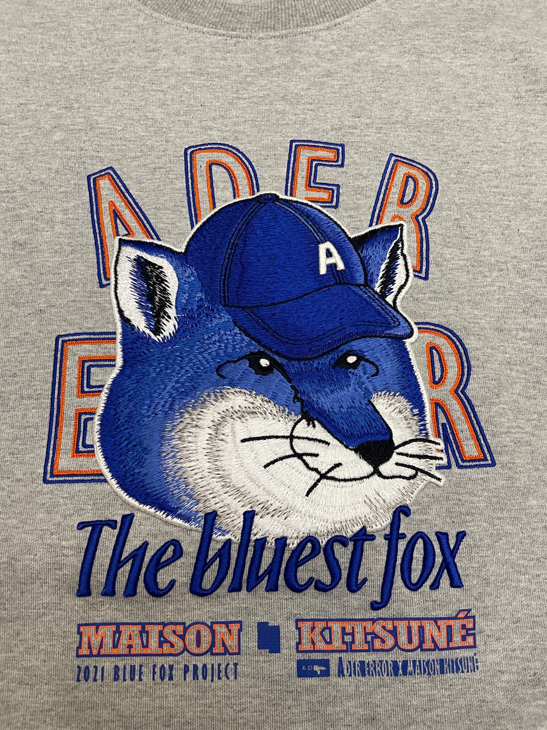 아더에러 메종키츠네 더 블루이스트 스웻셔츠 맨투맨 상품이미지2