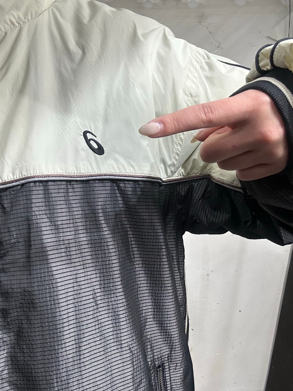 아식스 블랙 아이보리 올드스쿨 오버핏 바람막이 트랙 자켓 L 상품이미지4