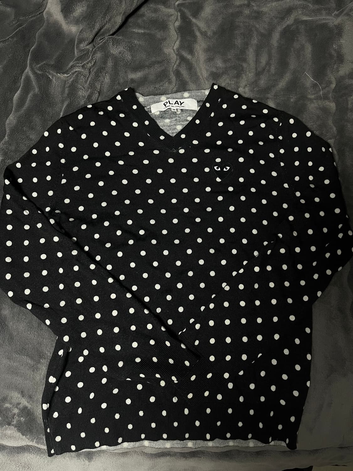 꼼데가르송 도트 브이넥 니트 (M) 상품이미지1