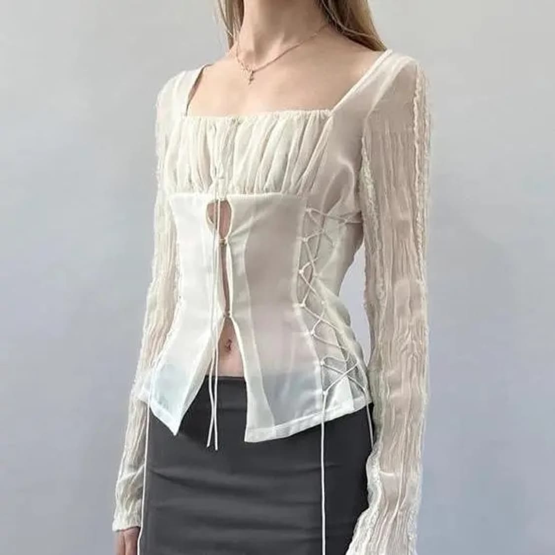구해요) 본네 블라우스 레이스업 쉬폰 블라우스 아이보리 상품이미지1