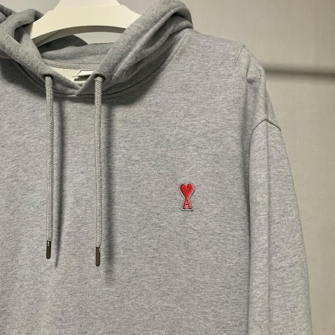 아미 스몰 하트 로고 후드티 그레이 상품이미지3