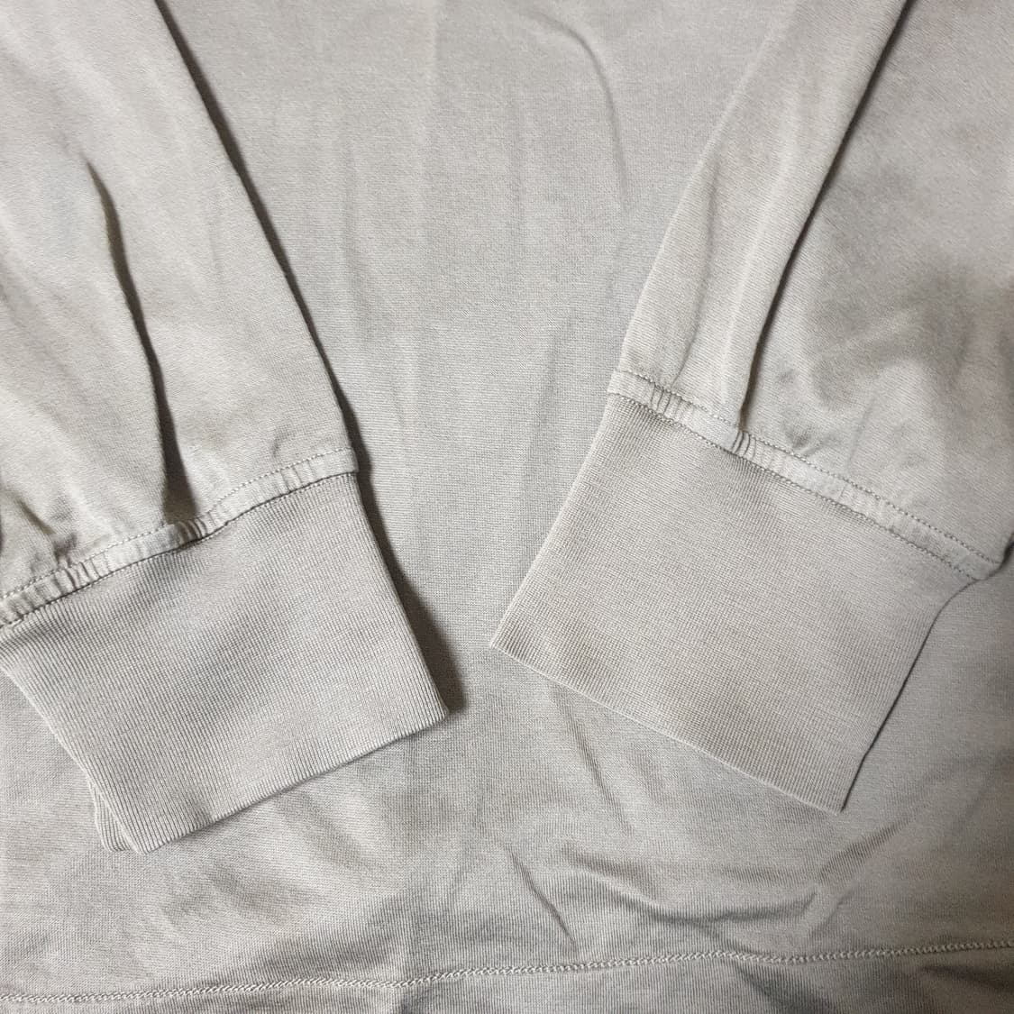 스톤아일랜드 긴팔 티셔츠 상품이미지2