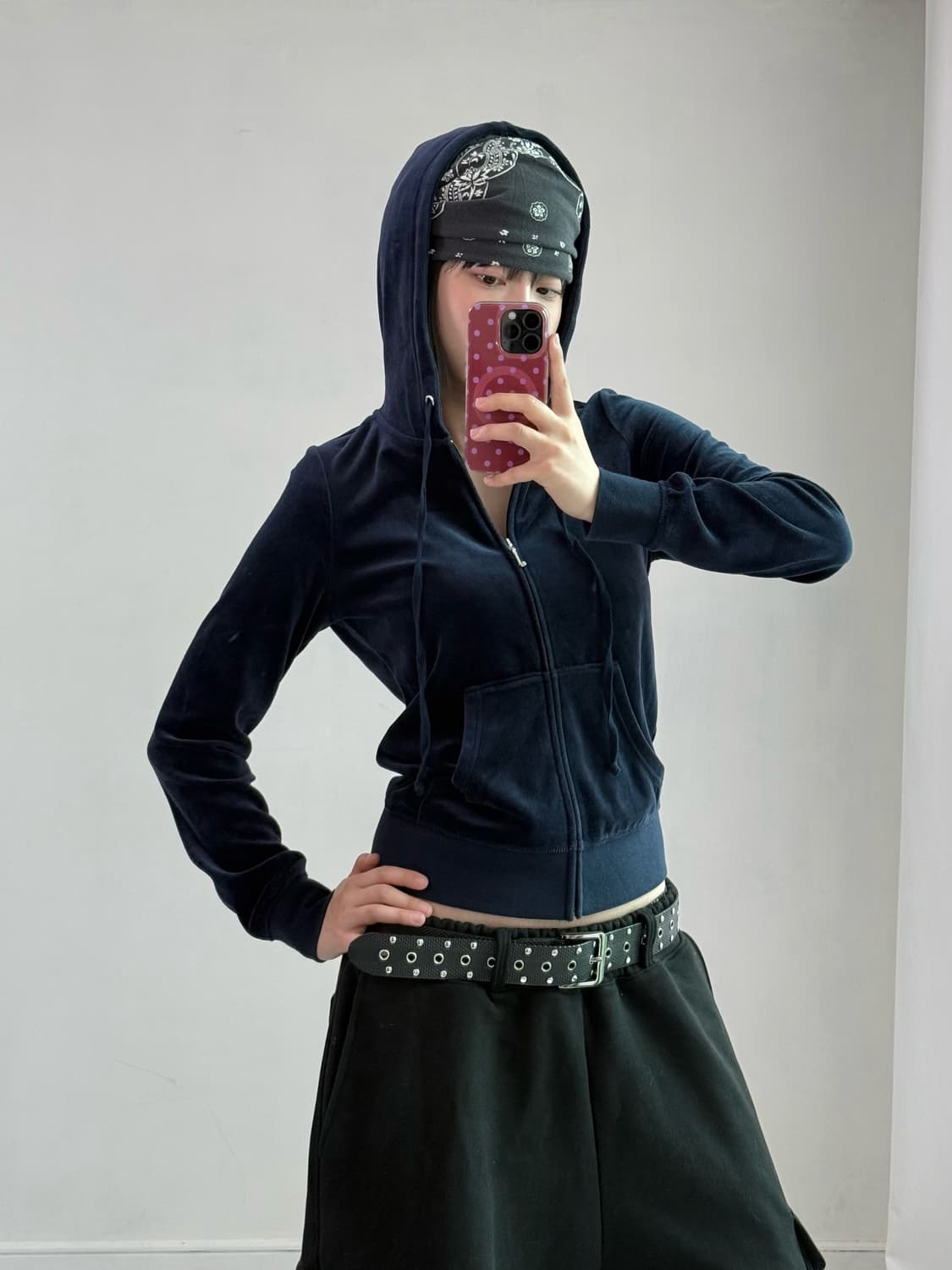 쥬씨 꾸뛰르 네이비 벨벳 후드집업 상품이미지4