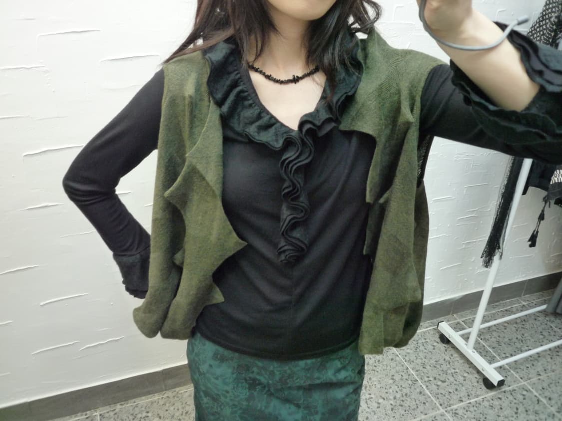 Frill black long sleeve 상품이미지2