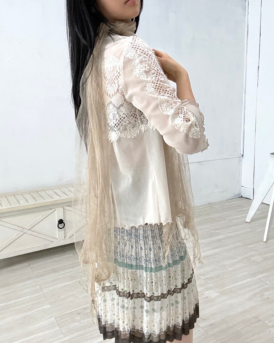 Beige Lace Sheer Shirt 상품이미지4