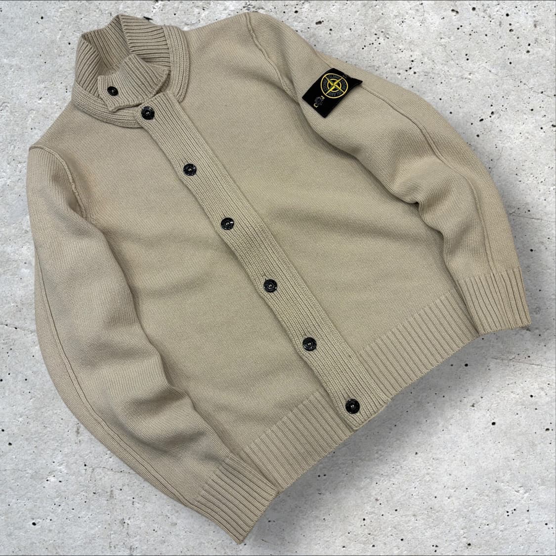 [L] 스톤아일랜드 버튼 니트 가디건 베이지 B788 상품이미지1