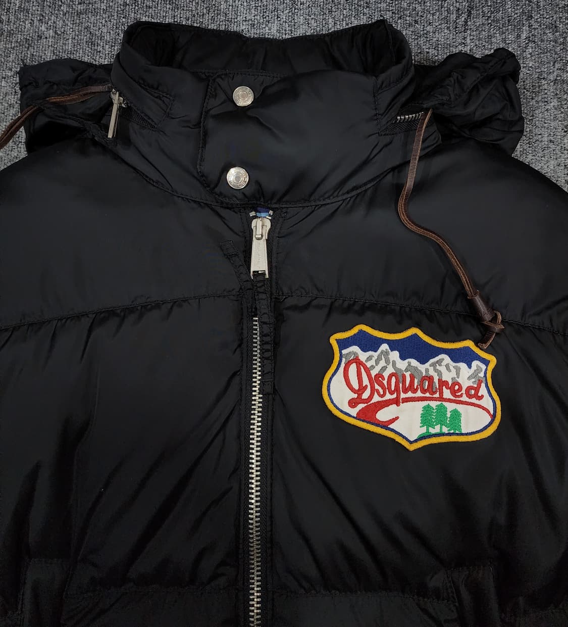 디스퀘어드 빈티지 패치 푸퍼 다운 숏 패딩 48 사이즈 상품이미지4