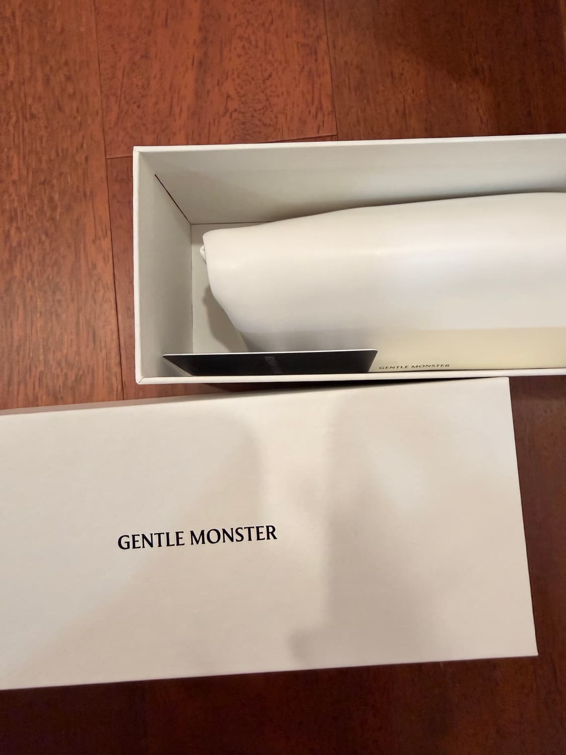 젠틀몬스터 AVON-01 블랙 선글라스 상품이미지9