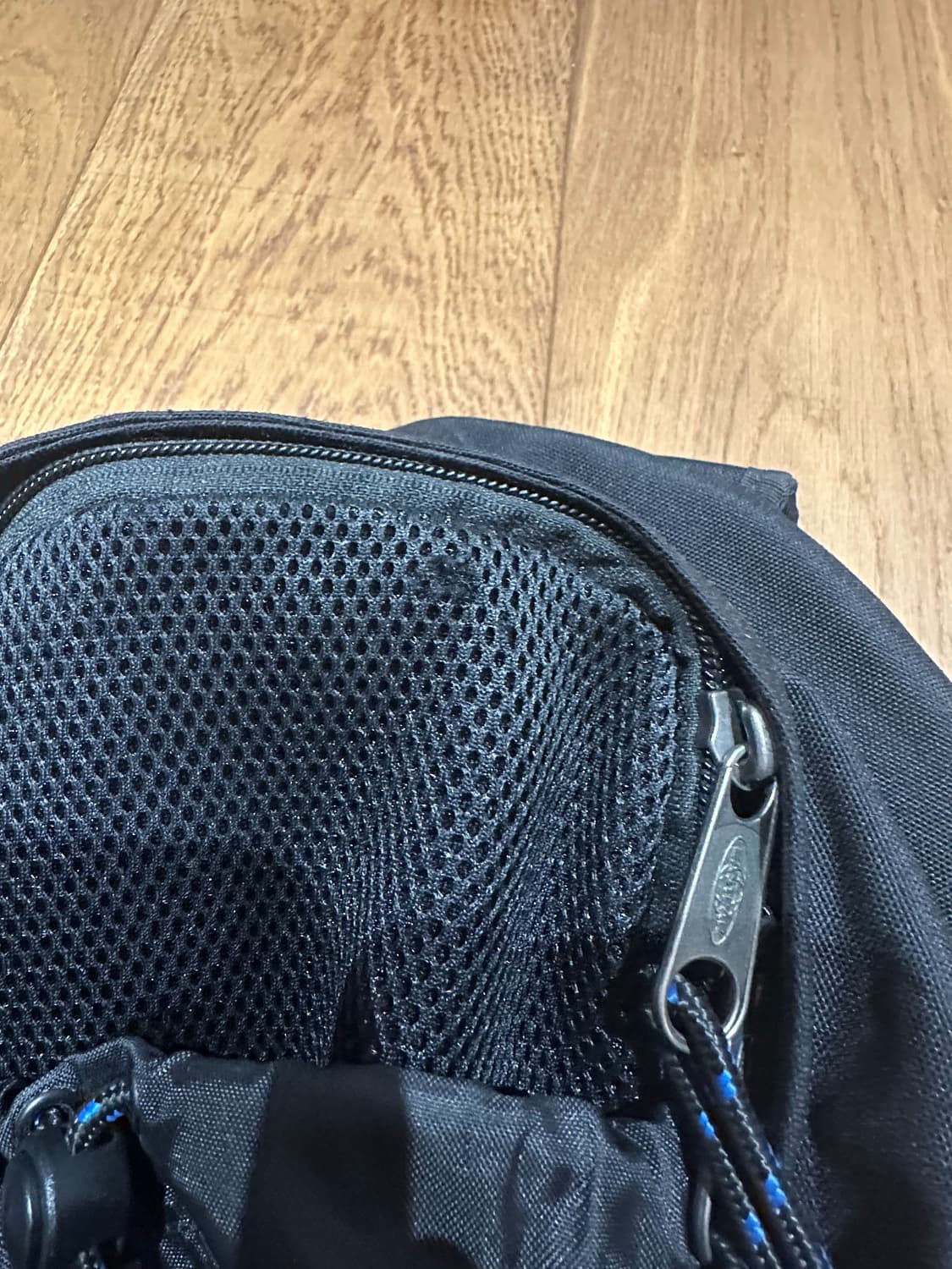 아더에러 x 이스트팩 슬링백 초판 상품이미지8