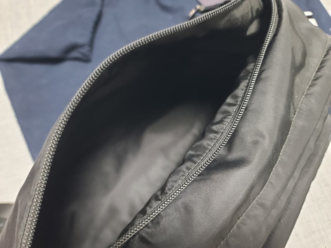 프라다 바이커백 신형 라지 크로스백 메신저백 2vh021 상품이미지4