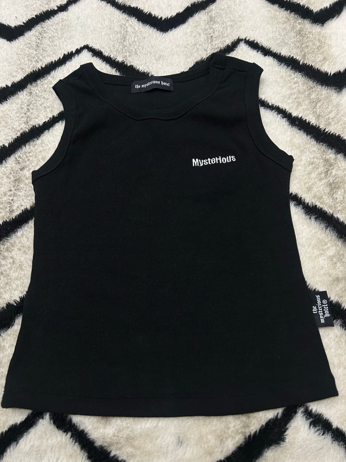 [os]더미스테리어스 호텔 코튼 나시/블랙 상품이미지3