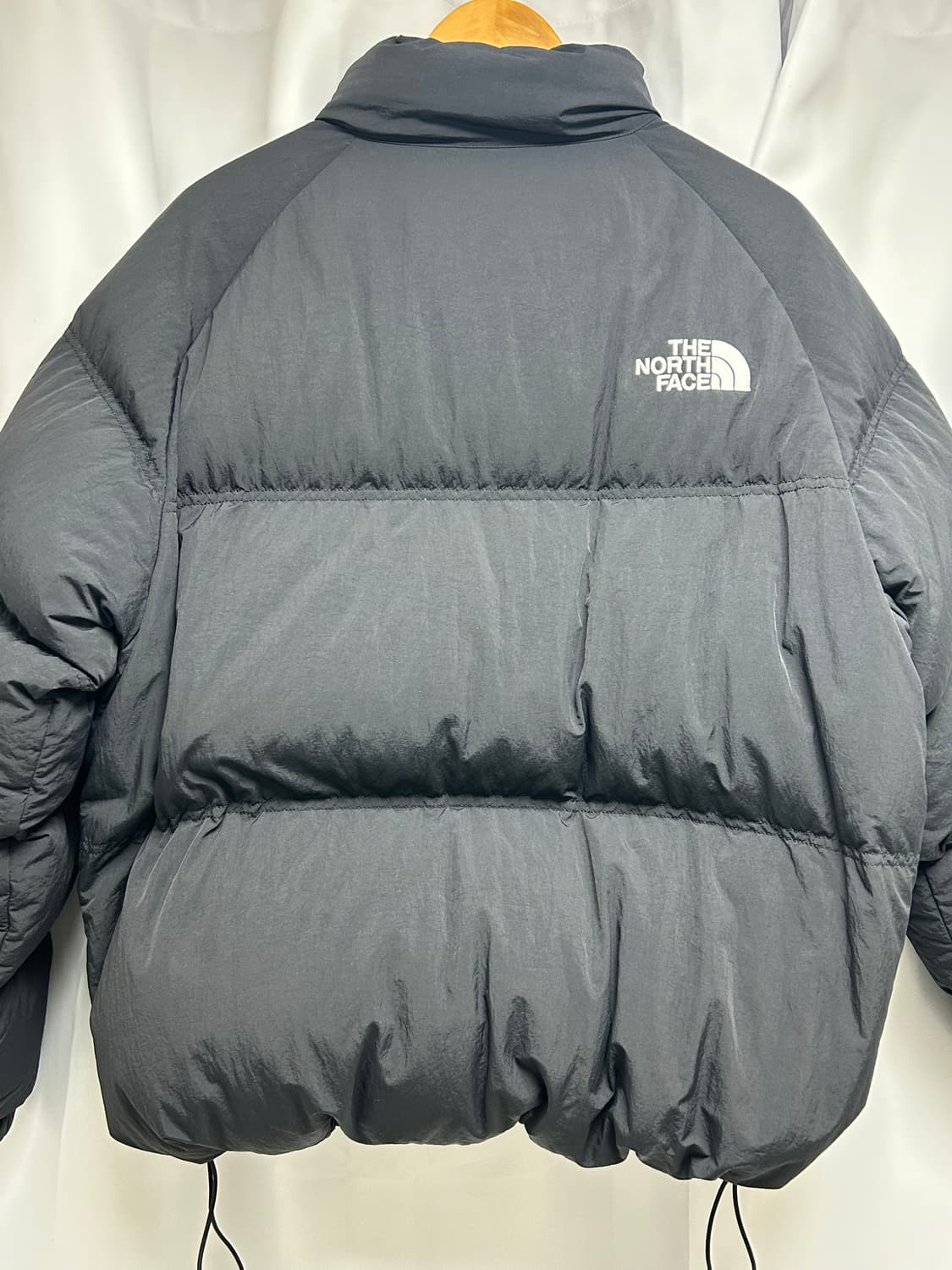 노스페이스 블랙 패딩 상품이미지2