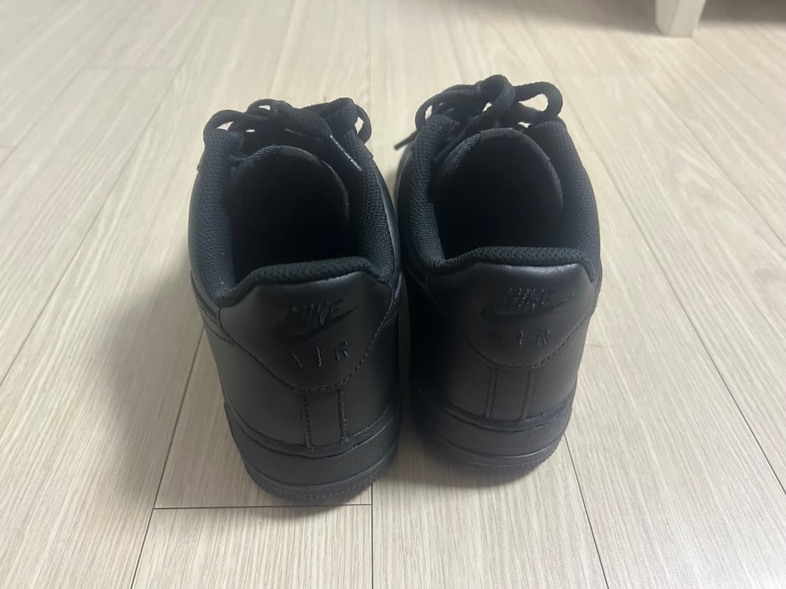 270)나이키 에어포스1 로우 트리플 블랙 상품이미지4