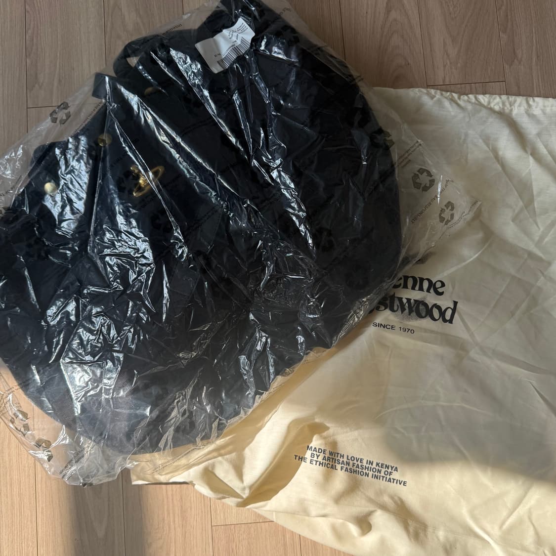 비비안웨스트우드 유틸리티 캔버스 쇼퍼백 상품이미지4