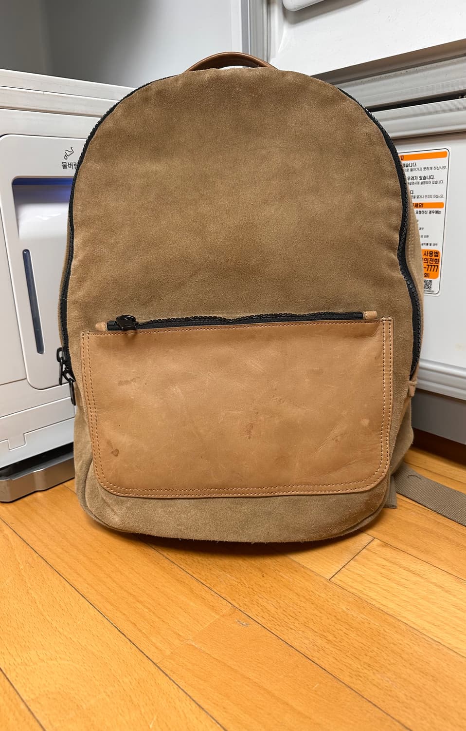 이지 시즌 1 가죽 백팩 카키 상품이미지1