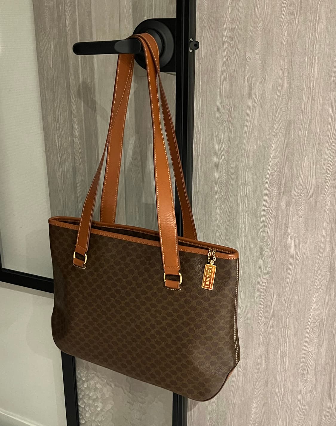 셀린느 마카담 롱 숄더백 상품이미지2