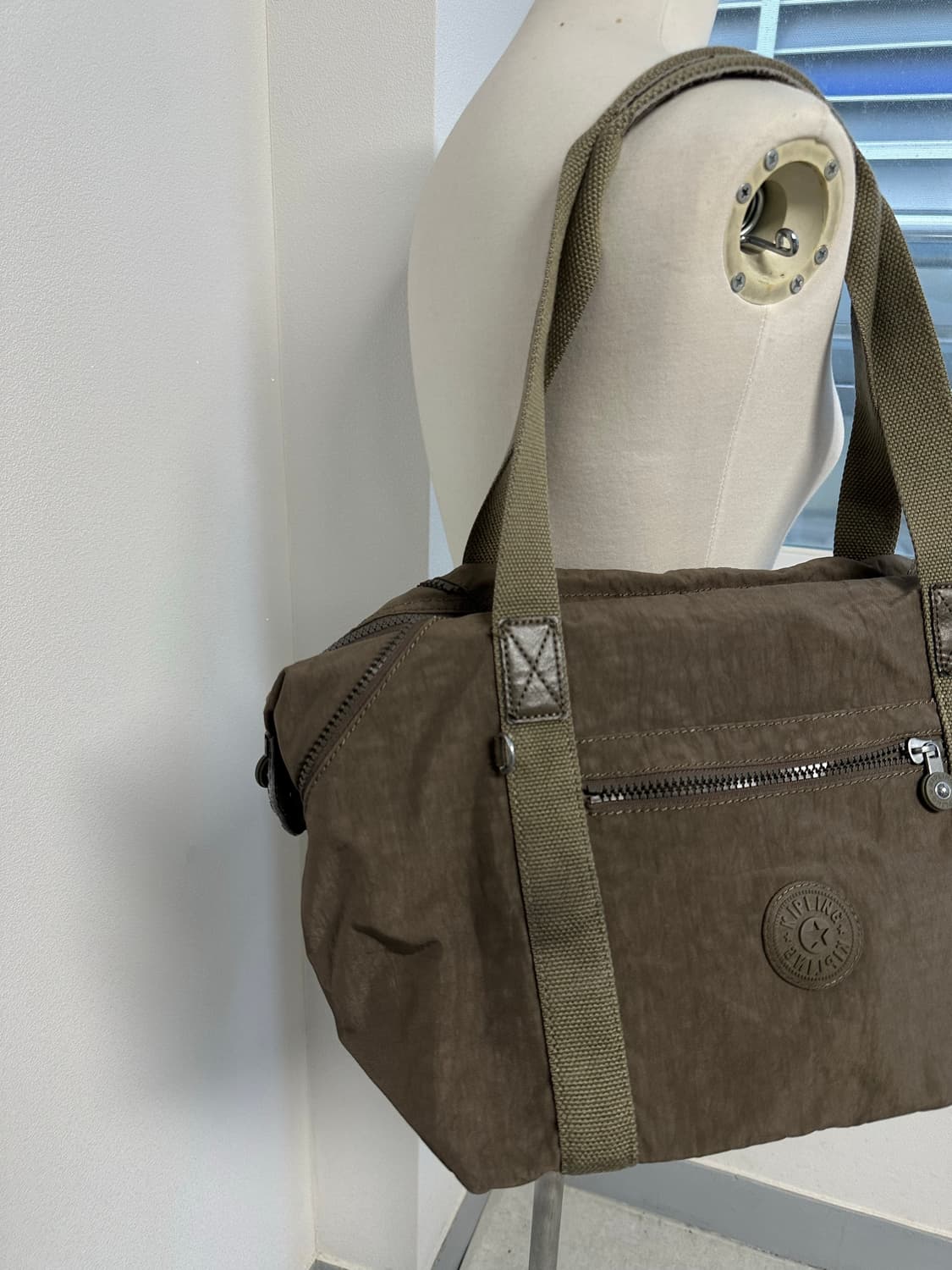 키플링 카키 토트백 상품이미지3