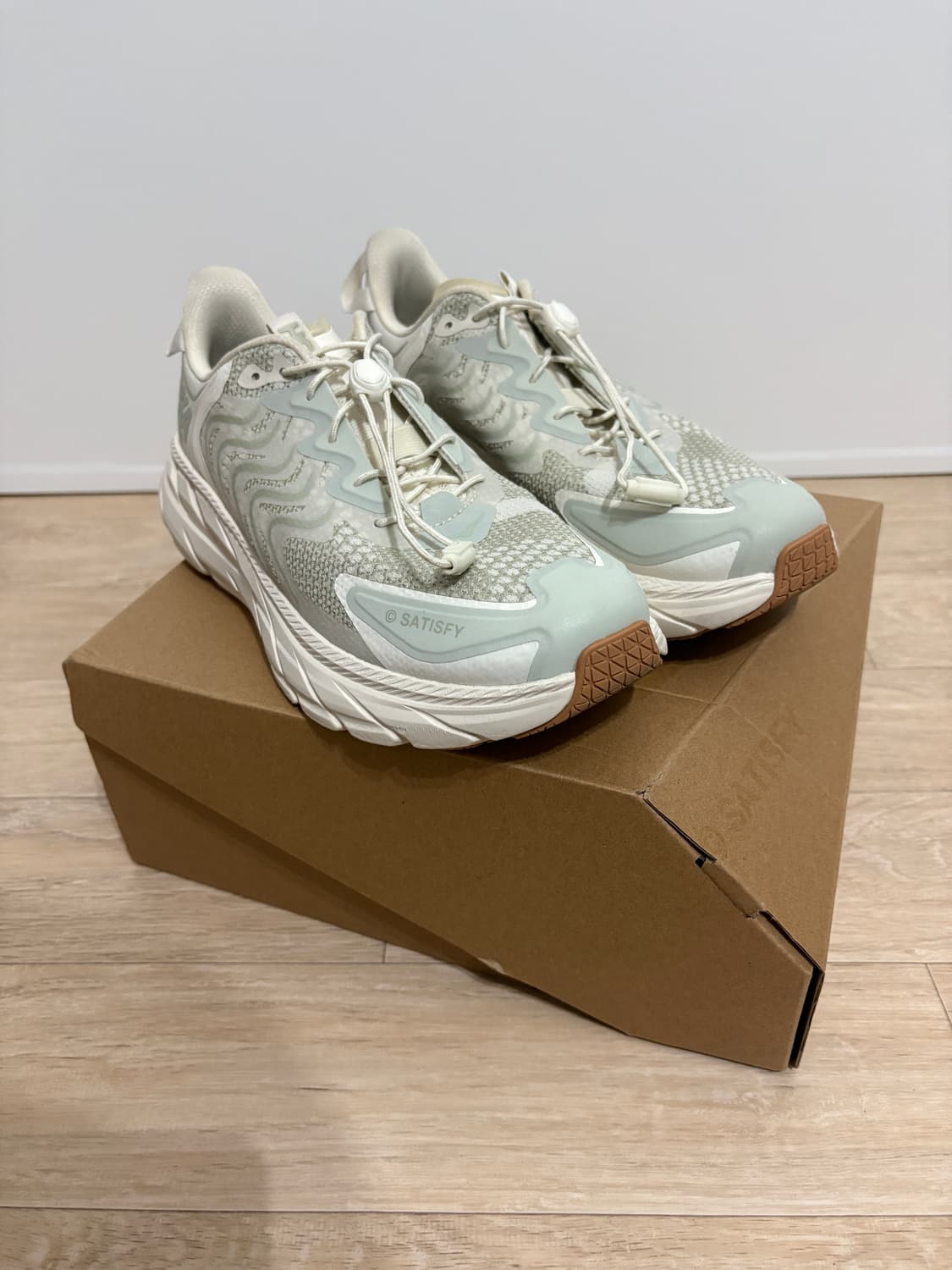 호카 세티스파이 / 클리프톤 LS 셀라돈 틴트 위스퍼 화이트 / 255 상품이미지8