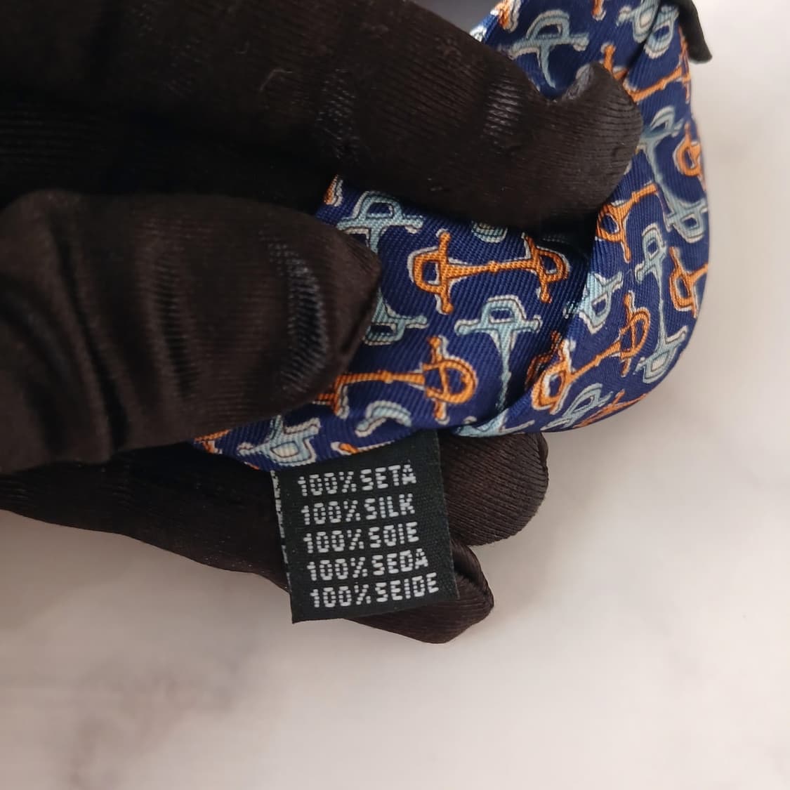 아이그너 실크 네이비 로고 패턴 넥타이 9.6cm A+등급 A19076
 상품이미지8