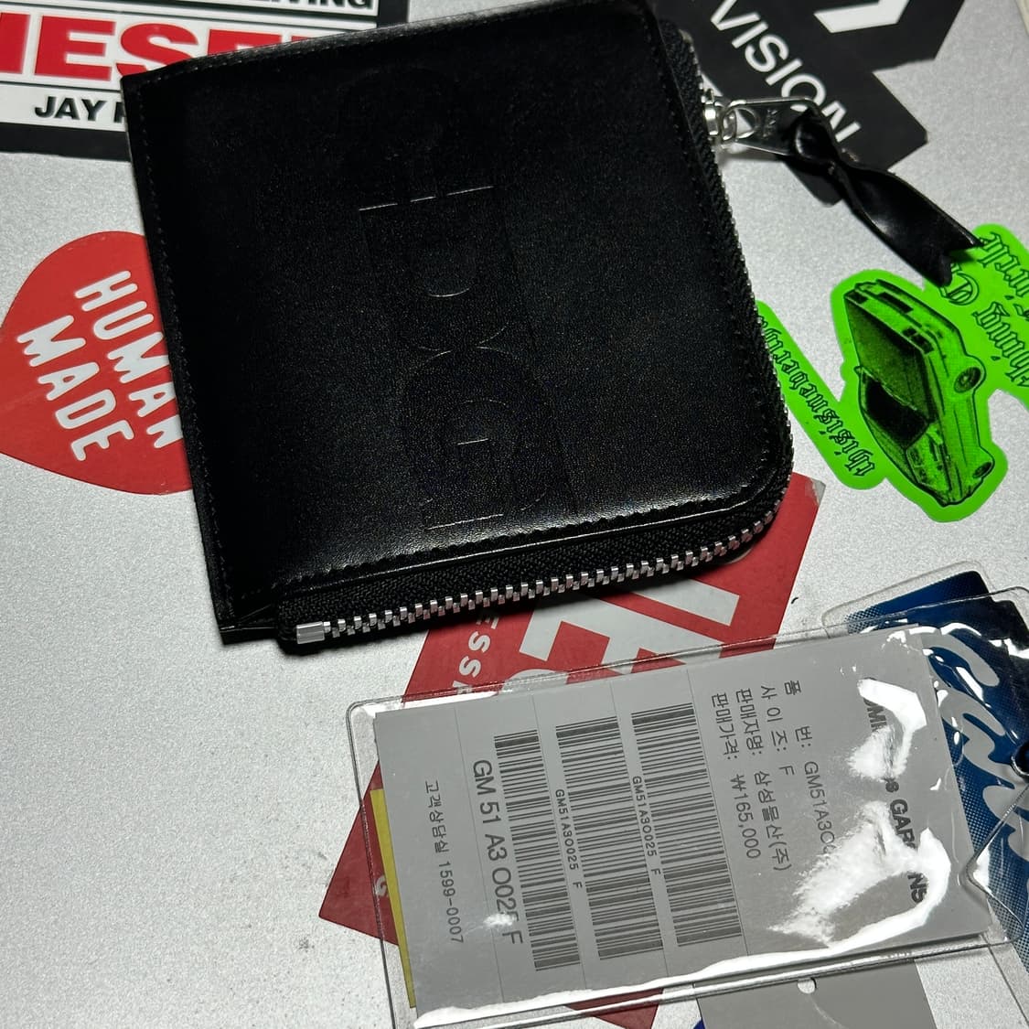 꼼데가르송 CDG 엠보스 지갑 블랙 상품이미지3