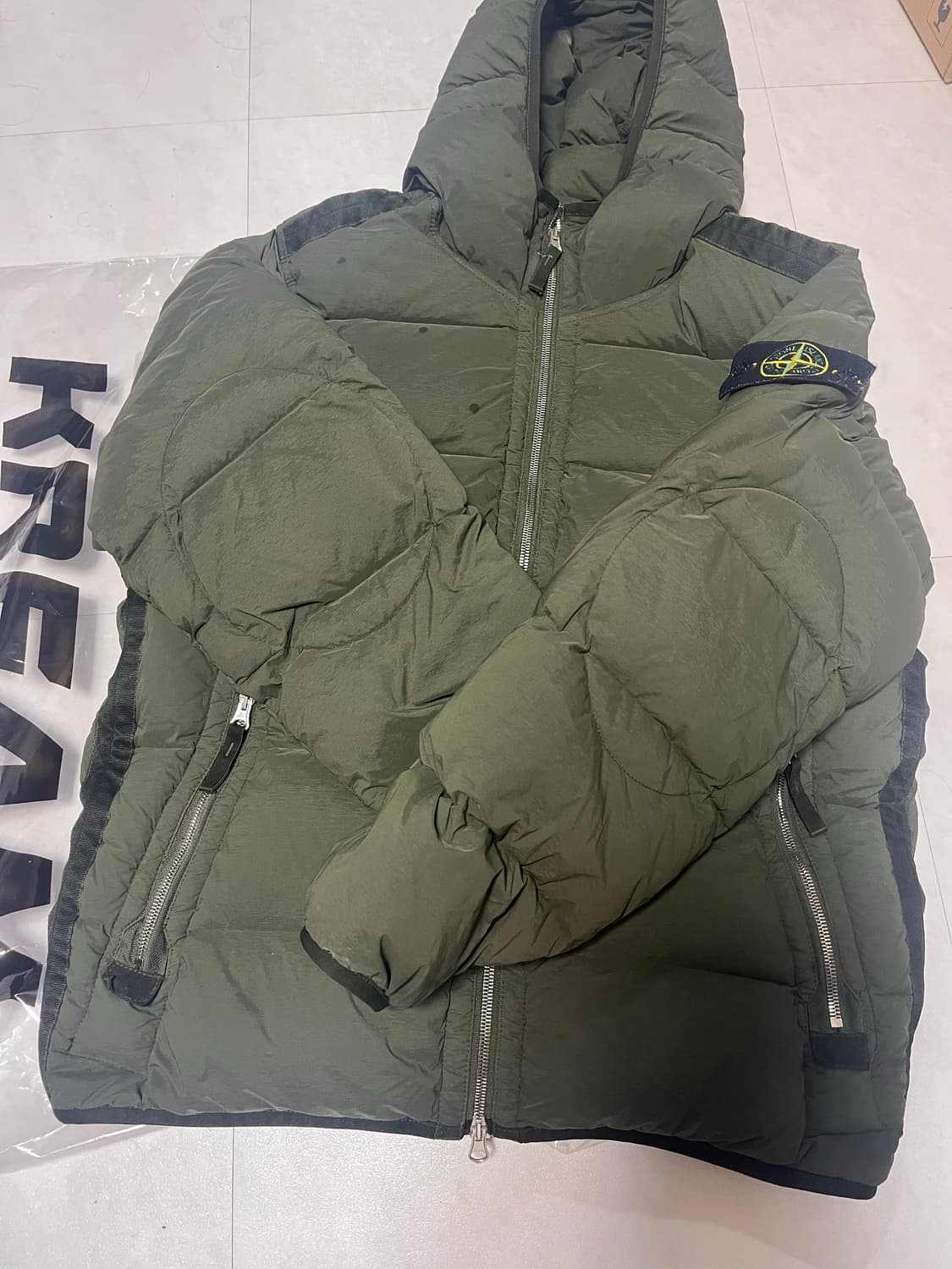 스톤 아일랜드 심리스 나일론 패딩 S (급처) 상품이미지1