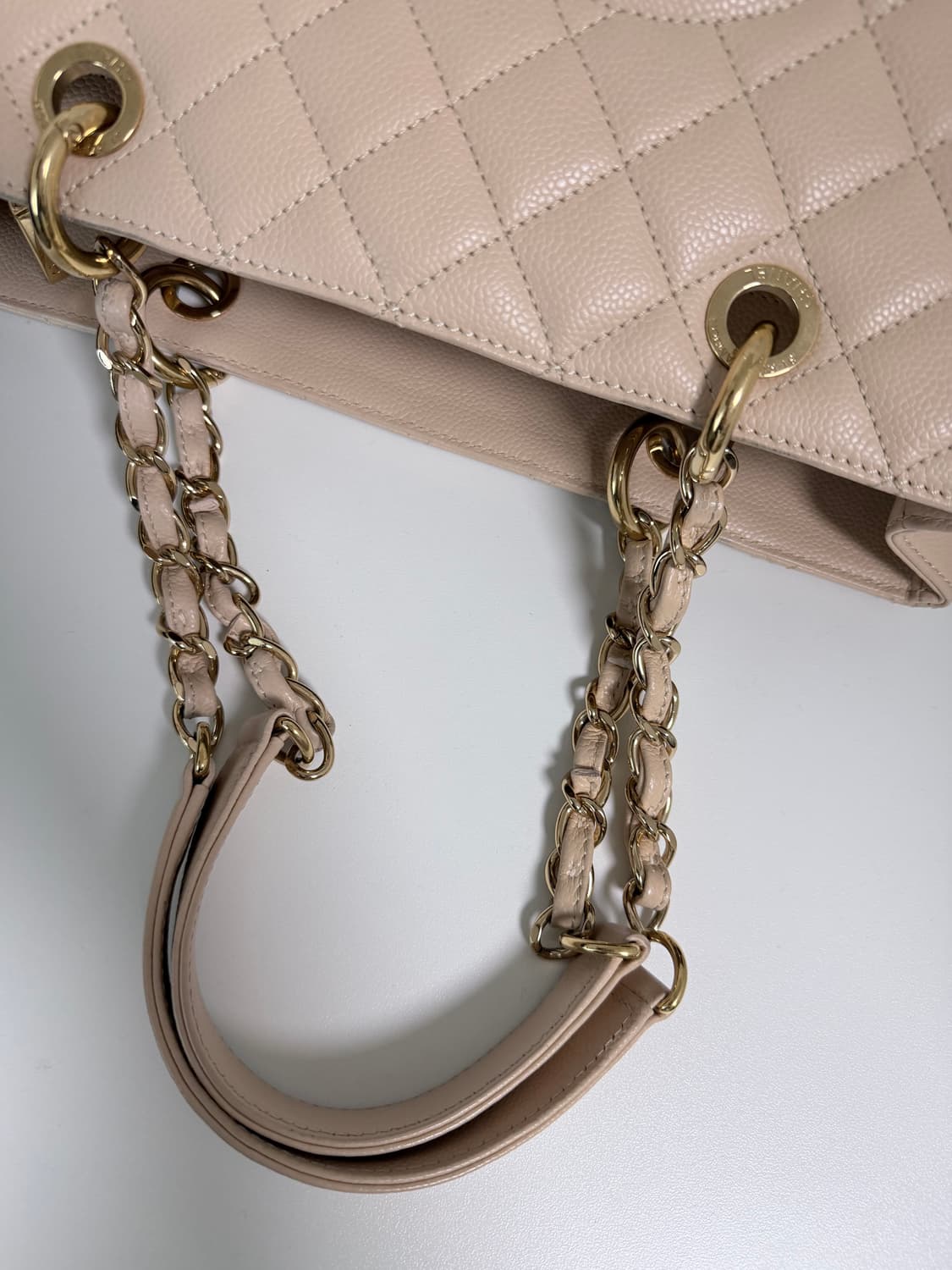 샤넬 그랜드샤핑 캐비어 베이지 숄더백 상품이미지8