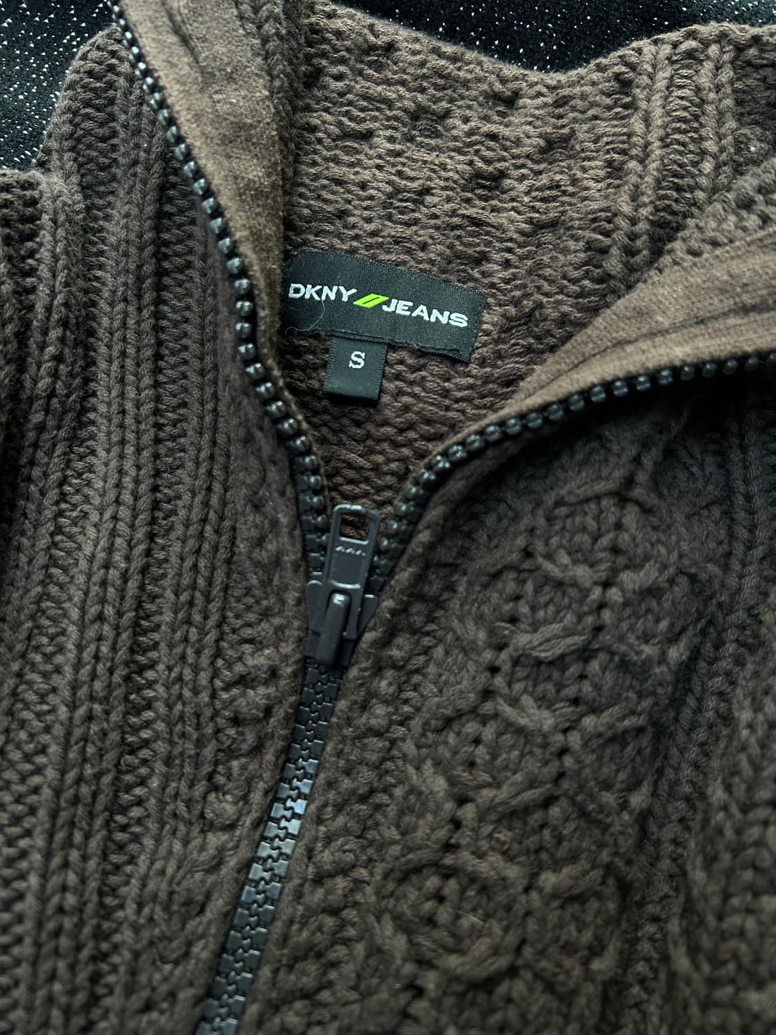 *rare* 2000s dkny 브라운 사선 비대칭 니트집업 상품이미지3